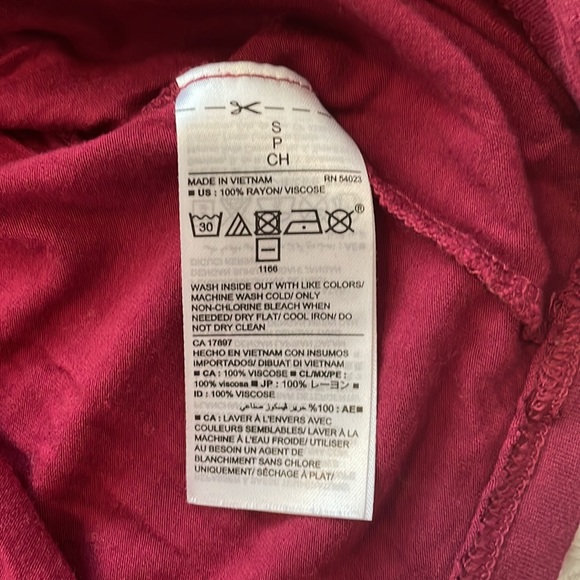 🎉 Old Navy red long sleeve peplum blouse top - Picture 6 of 8